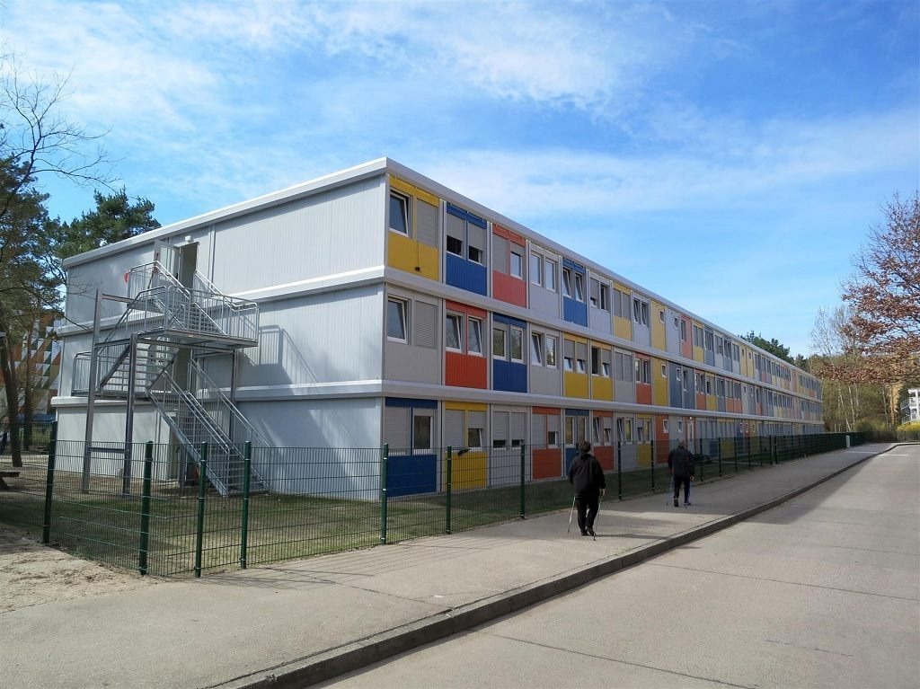 Germany: Mayor wants refugee containers on school premises against parents’ wishes